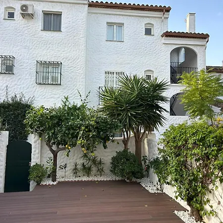 Holiday home The Lemon House